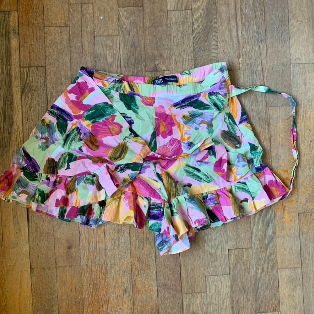 Zara Short Skirt S Color pattern